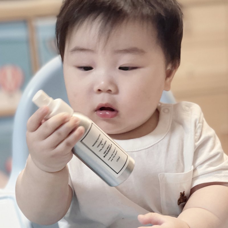 儿童维他命E保湿干洗手 含75%酒精 无香配方100ml 1L - 香薰/精油/线香 - 其他材质 透明