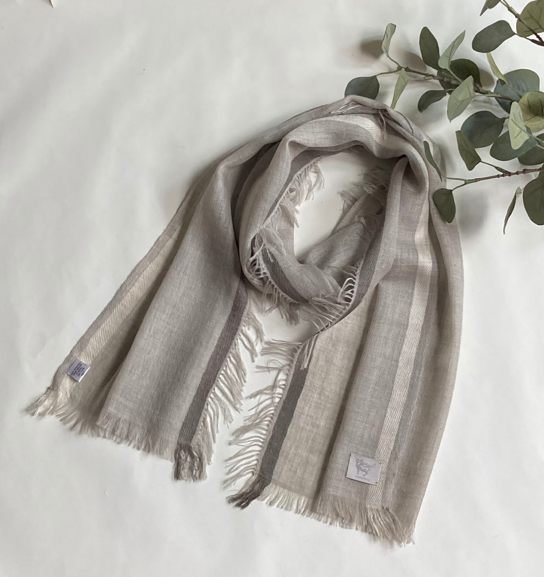 Hand woven cashmere small muffler - 丝巾 - 羊毛 灰色