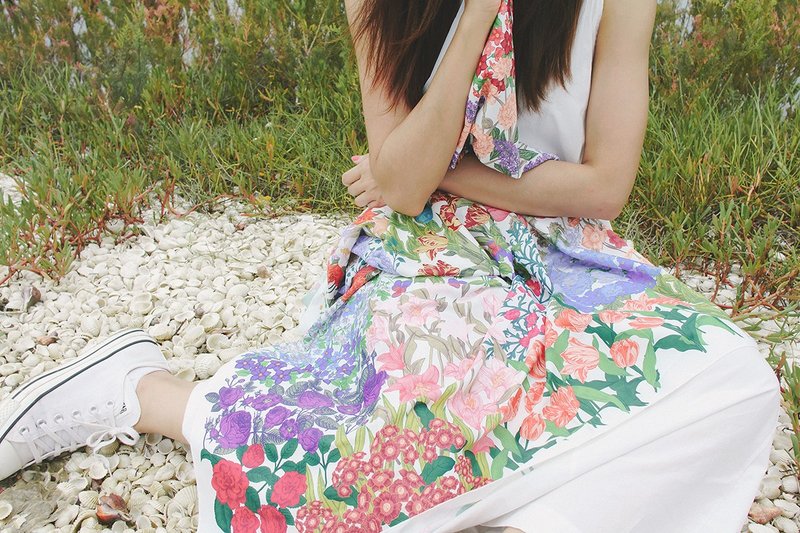 /限量款/ 库肯霍夫花园 手工围巾/丝巾 - 白色 - 丝巾 - 丝．绢 多色