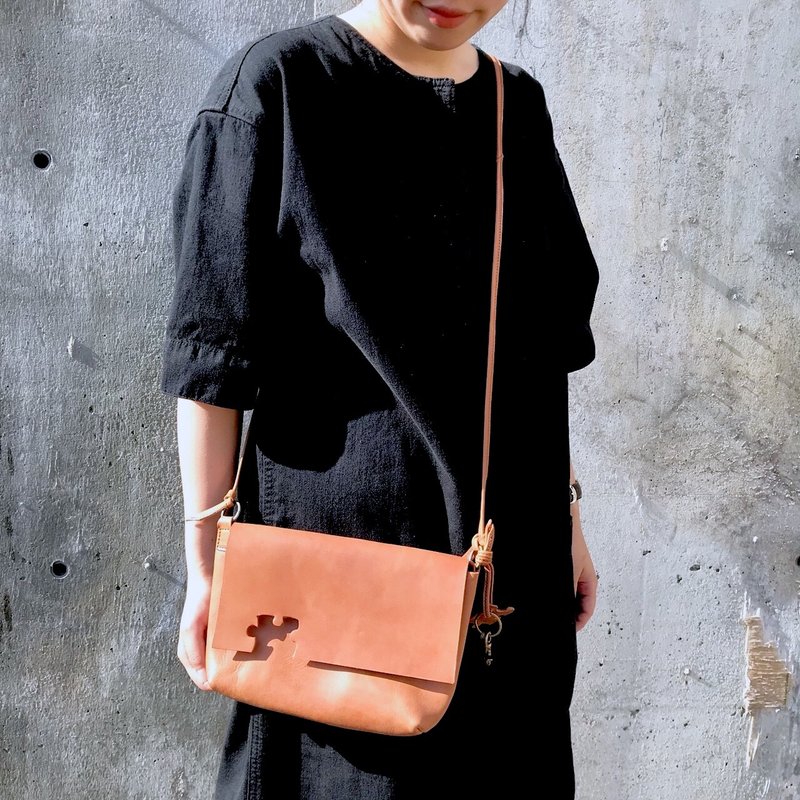 puzz porch shoulder shoulder - 侧背包/斜挎包 - 真皮 咖啡色