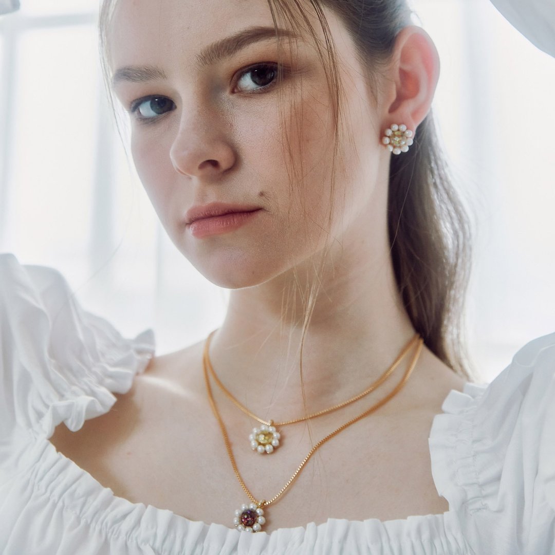 Daisy Snowball Surgical Necklace - 项链 - 玻璃 