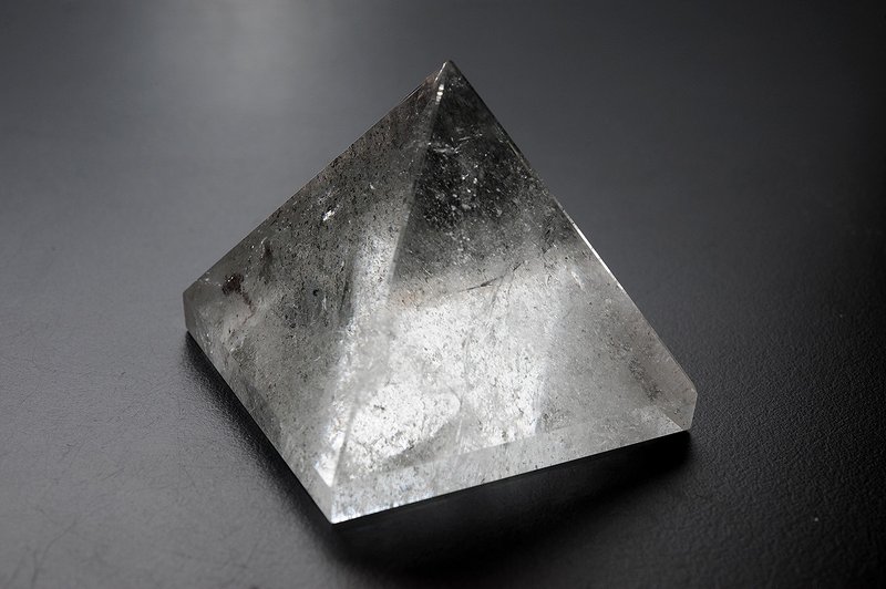 金字塔幽灵水晶 矿石/水晶/灵修/开运/招财/破煞/防小人 - 摆饰 - 水晶 