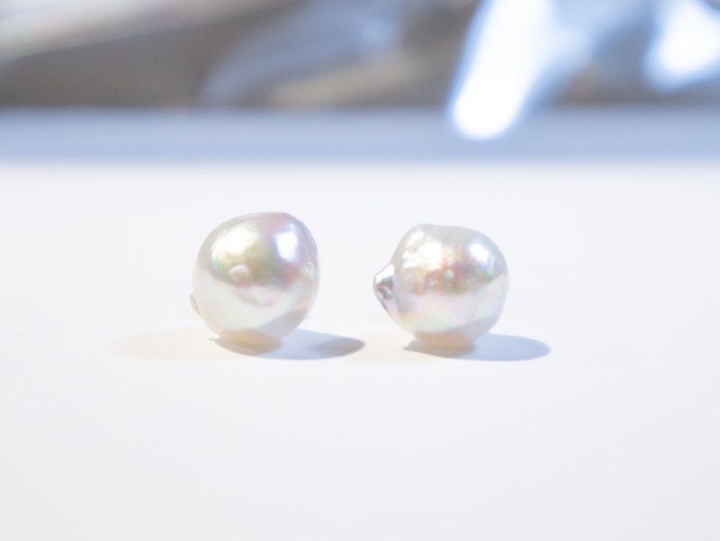日本 Akoya 珍珠巴洛克 耳环 9-9.5mm 18k 金 - 无调 - 耳环/耳夹 - 珍珠 银色