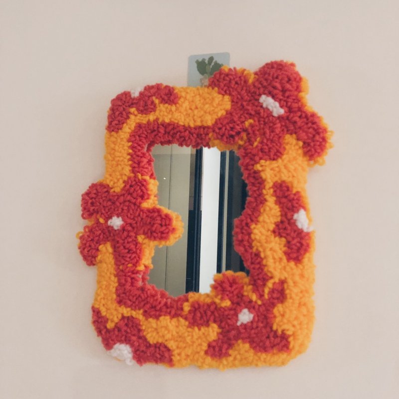 / 俄罗斯毛线镜子－设计定制款 / - 彩妆刷具/镜子/梳子 - 玻璃 多色