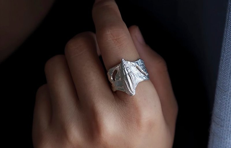 原创手工925银海螺宽臂自然肌理开口戒指 - 戒指 - 纯银 银色