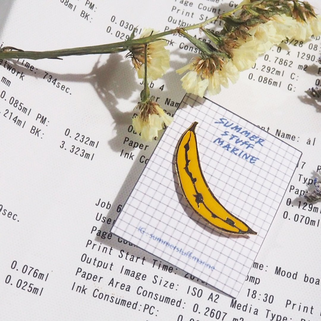Banana enamel pin - 胸针 - 其他金属 黄色