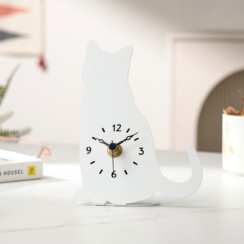 【OPUS东齐金工】欧式铁艺小桌钟-猫咪坐坐(白)/金属静音桌面立钟 - 时钟/闹钟 - 其他金属 白色