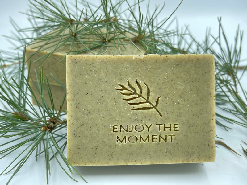 【卡萝琳手工皂】夏用凉凉版雪松慢萃净化精油沐浴皂 夏用凉凉皂 - 肥皂/手工皂 - 浓缩/萃取物 