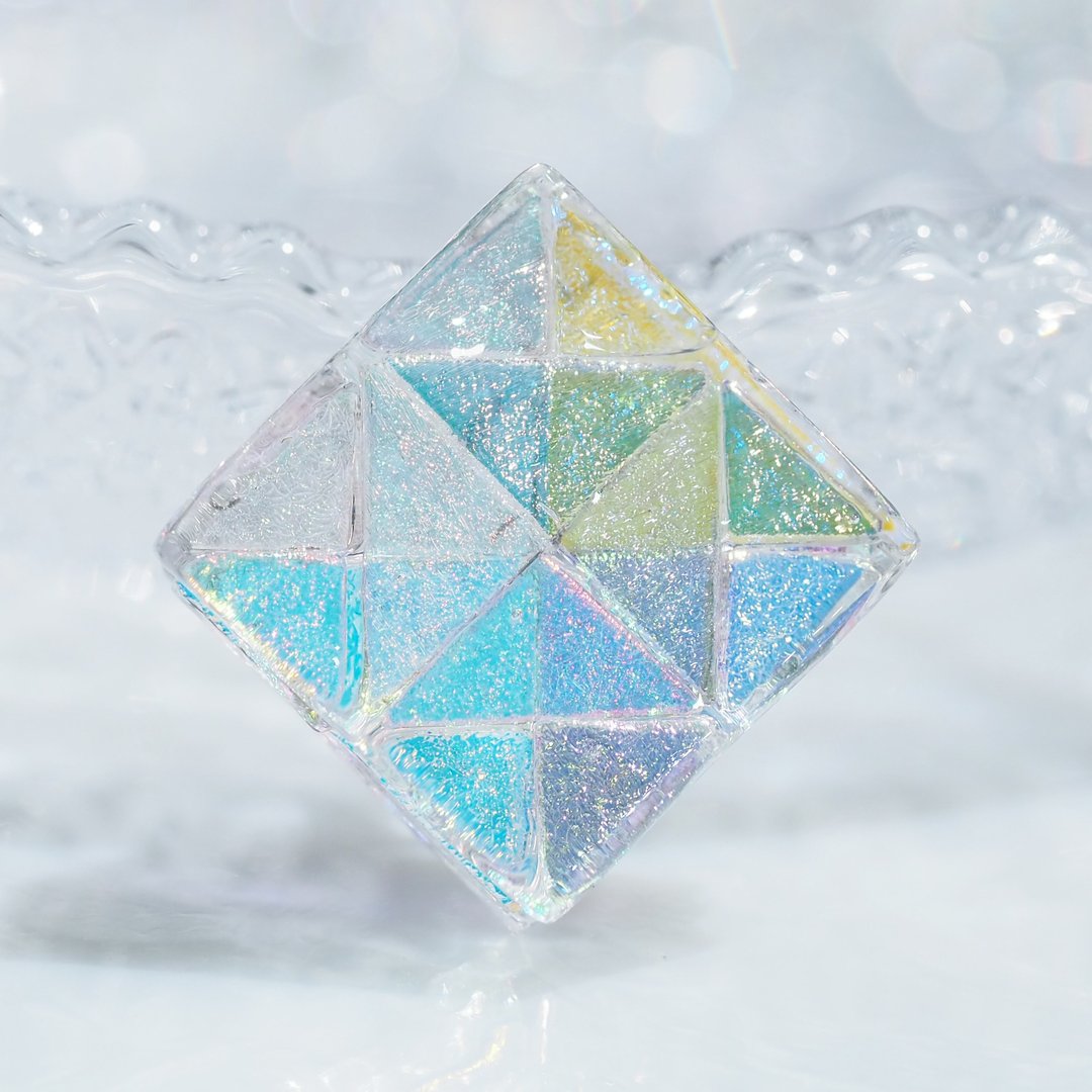 [Premium] Shining Happiness Glass (Aurora Happiness [Triangle]) Amulet [Pouch Included] [Made-to-Order] - 吊饰 - 玻璃 透明