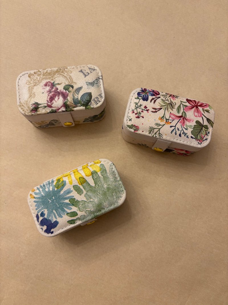 求婚戒盒 双层款 随身 饰品 情人节 耳环 戒指 蝶古巴特 纸艺拼贴 - 收纳用品 - 聚酯纤维 白色