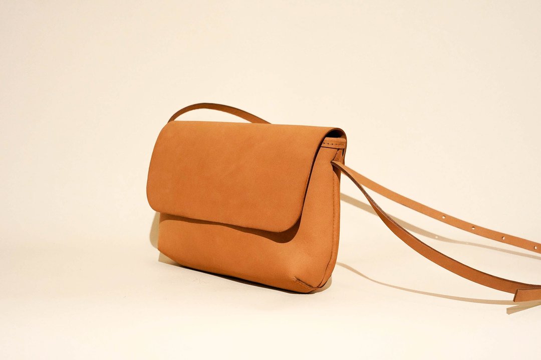 大肩侧背 shoulder bag 定制化刻字 - 侧背包/斜挎包 - 真皮 橘色