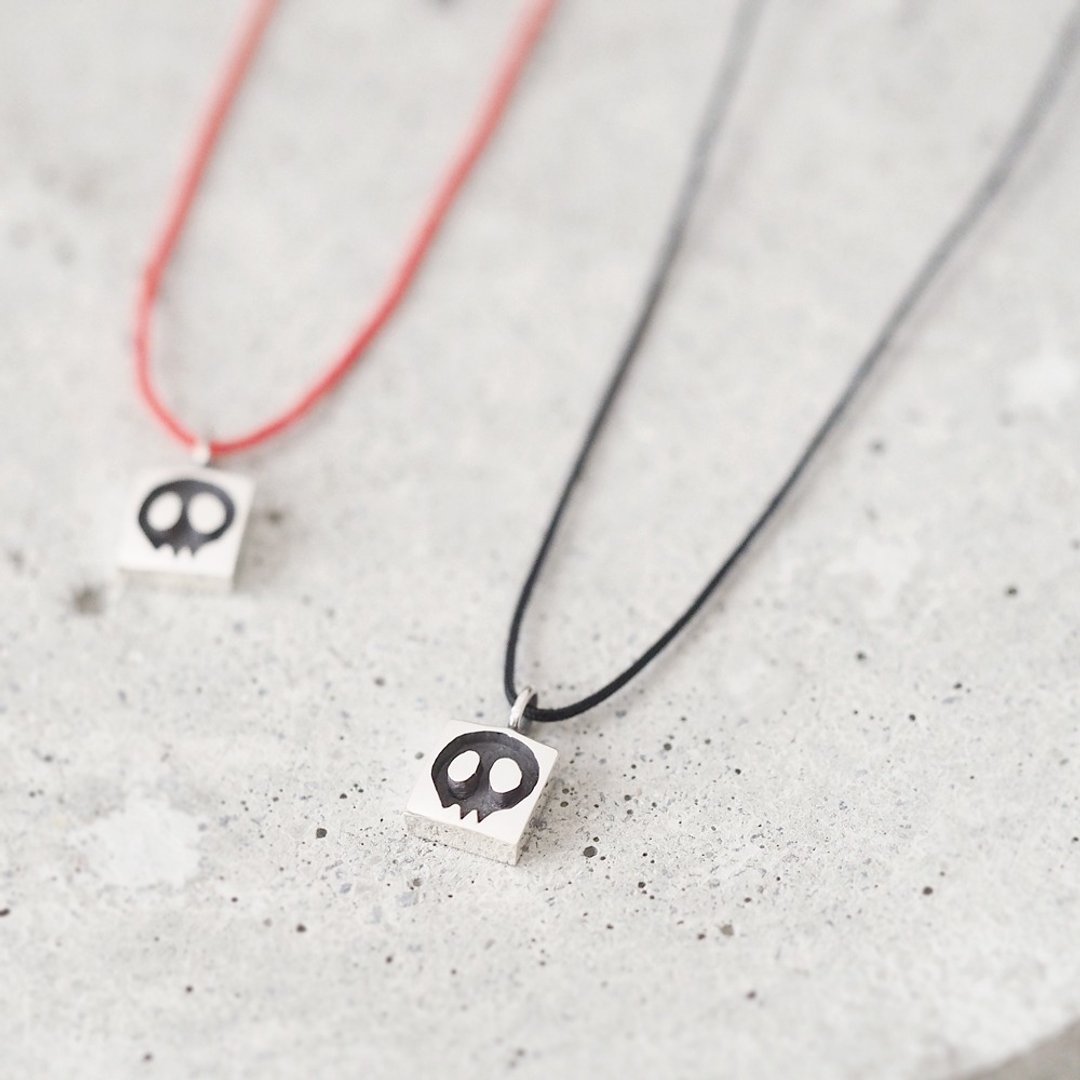String Emoji Skull Necklace 925 Sterling Silver - 项链 - 纸 黑色
