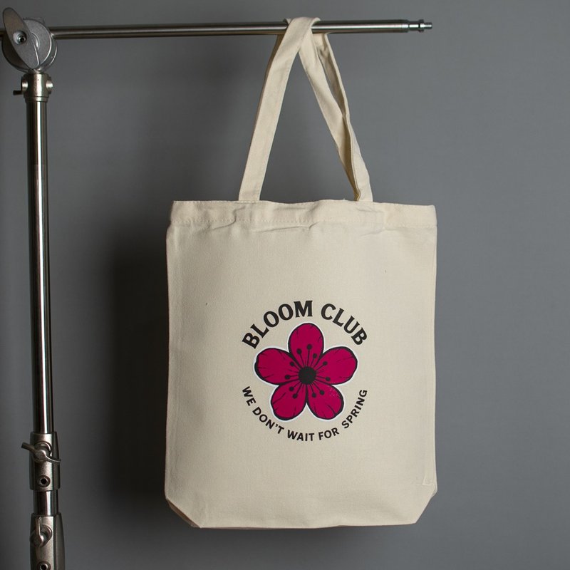 Bloom Club 冷冽绽放 / 街头风梅花文青帆布袋 / We Bloom Anyway - 手提包/手提袋 - 棉．麻 白色