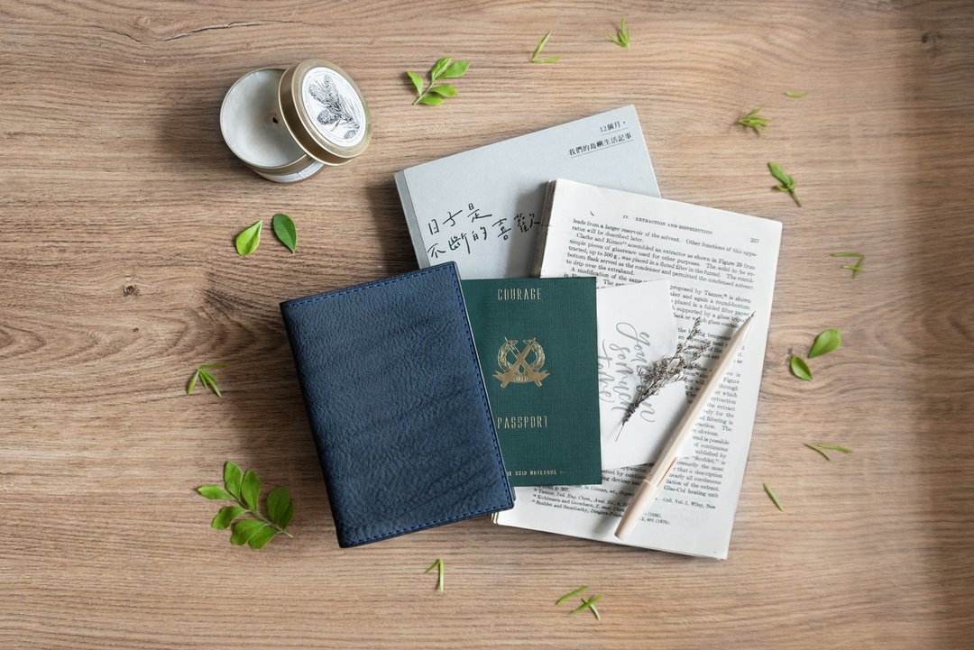绀蓝 自然摔软简约护照夹丨记事本 笔记本丨出国旅行实用小物 - 护照夹/护照套 - 真皮 蓝色