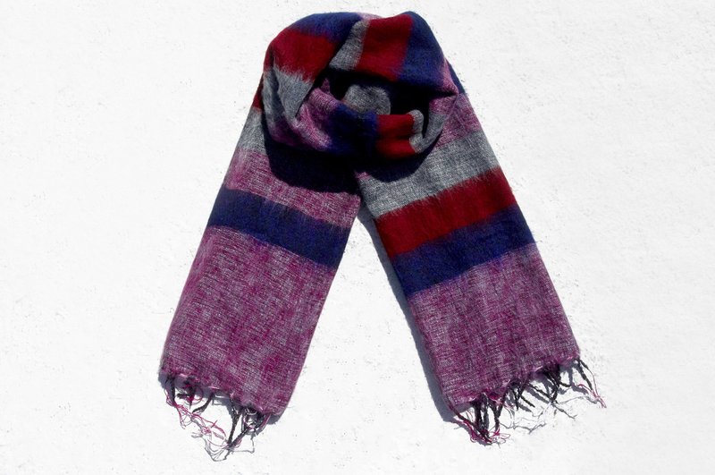 圣诞节礼物 交换礼物 紧急礼物 限量一件 民族风披巾 / boho针织围巾 / 手织围巾 / 针织披巾 / 盖毯 - 蓝莓草莓蛋糕 简约时尚 蓝色红色粉色条纹 - 丝巾 - 羊毛 多色