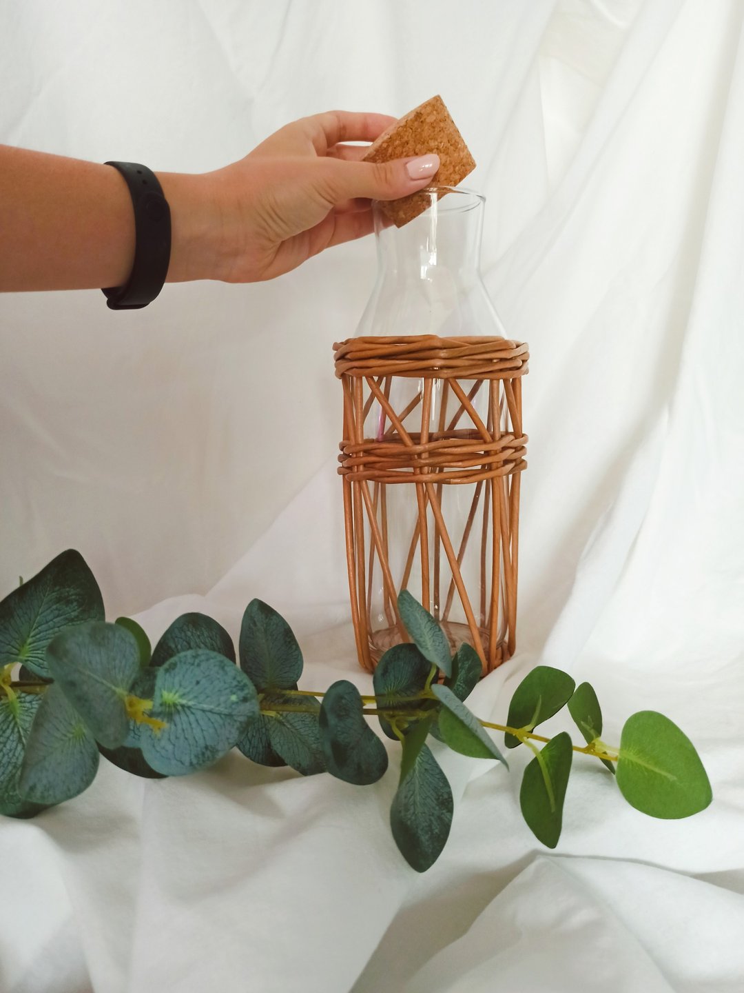 Carafe for drinks made of handmade wicker glass. - 开瓶器/开罐器 - 环保材料 多色
