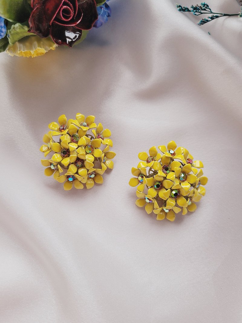 美国西洋古董饰品 / KRAMER大型鲜黄色釉质花簇古董夹式耳环 - 耳环/耳夹 - 其他金属 