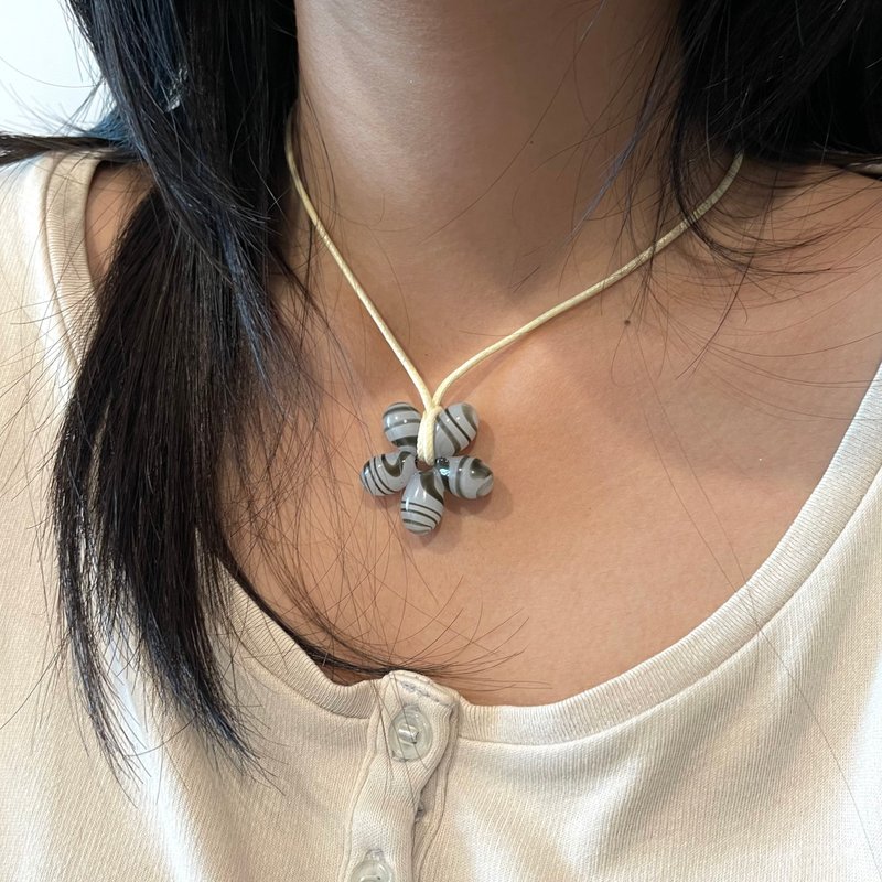 Gummy Bloom 长袍项链 - 黑色 | SHOPBOP泡泡花工作室 - 项链 - 玻璃 