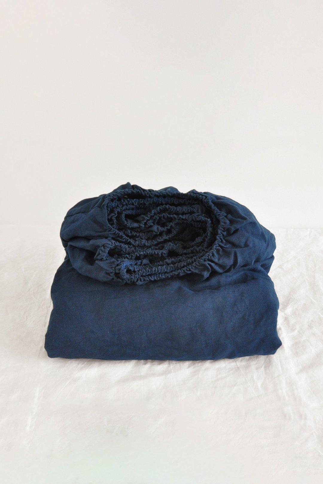 Navy linen fitted sheet / Softened linen bed sheet / Deep pocket - 寝具 - 亚麻 蓝色