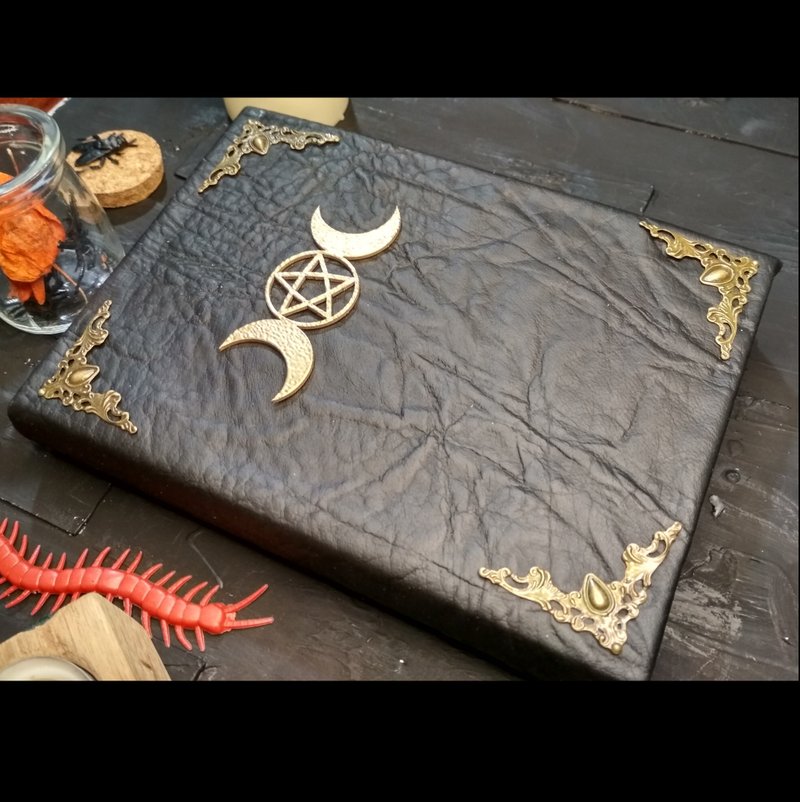 Practical book of shadow Old witchcraft book Witch grimoire journal wicca pagan - 笔记本/手帐 - 纸 黑色