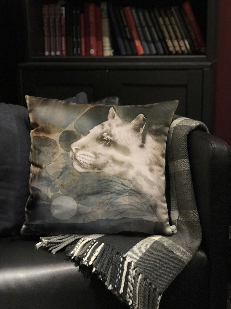 逐梦筑梦 台湾山中精灵 抱枕套系列 台湾云豹 clouded leopard - 枕头/抱枕 - 棉．麻 银色