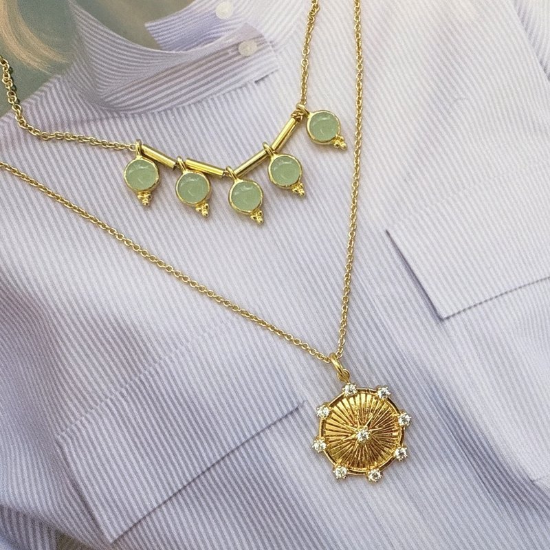 【Pinkoi 线下活动预购商品】精致女子 蓝晶锁骨链 镀金黄冠短链 - 项链 - 其他金属 金色