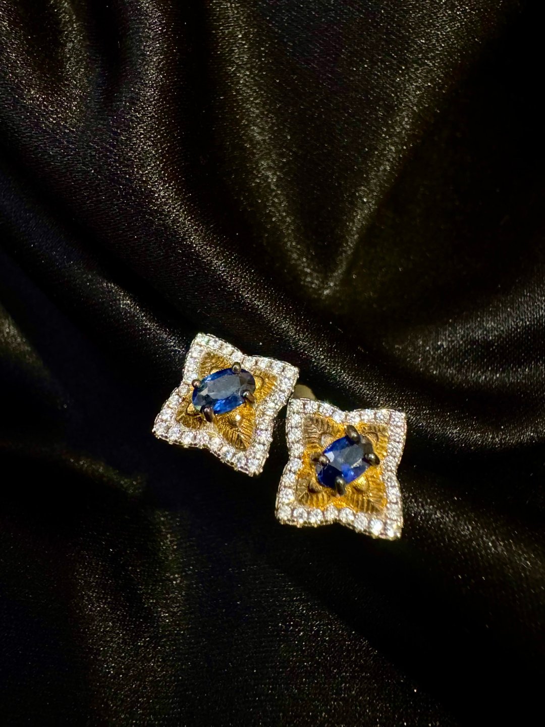 Sapphire Silver 18K Gold Plated 欧式花纹 蓝宝石 耳环 耳钉 - 耳环/耳夹 - 宝石 蓝色