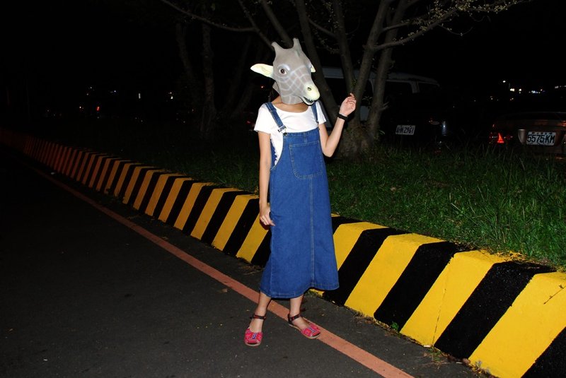 {:::Giraffe 长颈鹿人:::}_基本款口袋古着长版牛仔吊带裙 - 洋装/连衣裙 - 棉．麻 蓝色