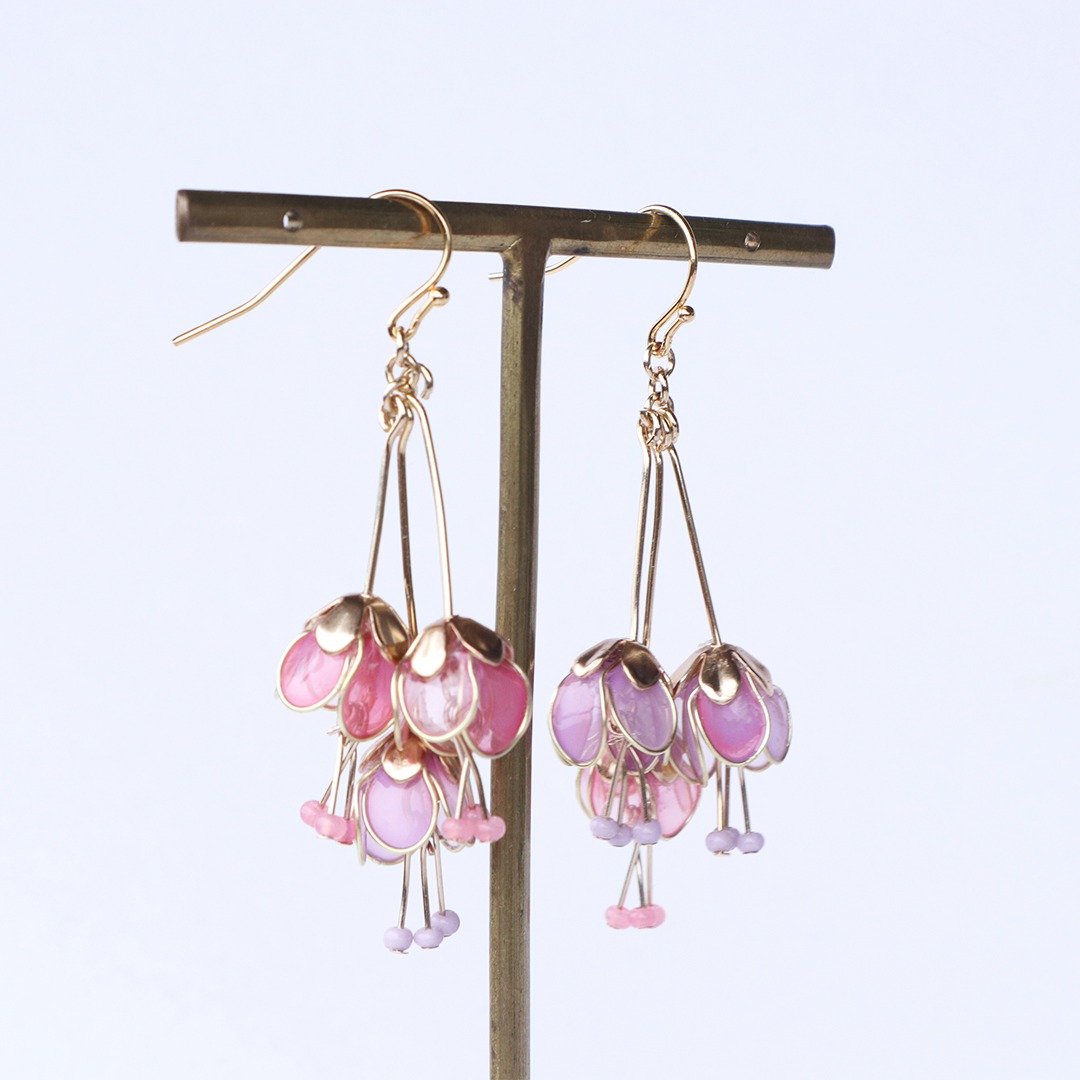Floret earrings pink and purple - 耳环/耳夹 - 其他材质 粉红色