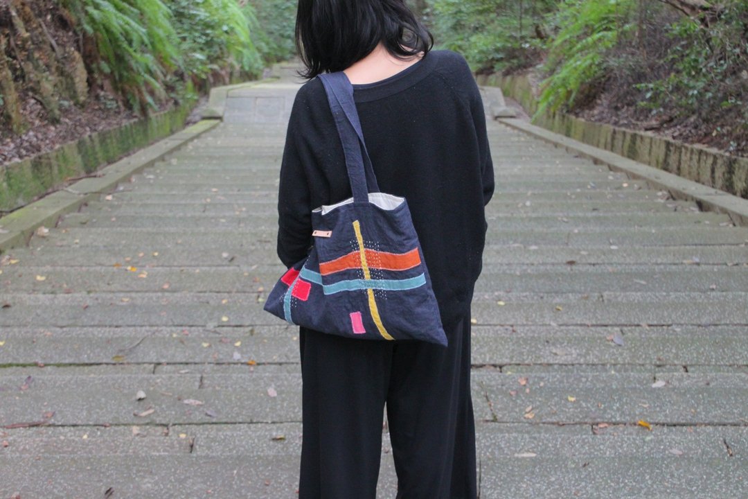 Neon signature  Big tote bag  Collage - 侧背包/斜挎包 - 棉 蓝色