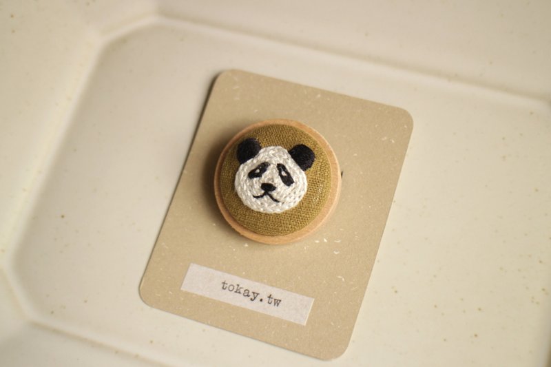 动物头像木座别针 / 熊猫 猫熊 - 胸针 - 绣线 黑色