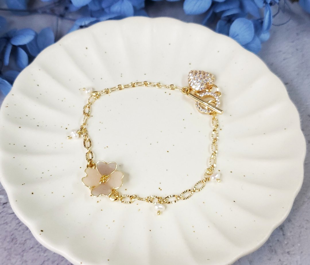 美拉德风格幸运草水晶花14k金手链 OT扣 - 手链/手环 - 树脂 卡其色