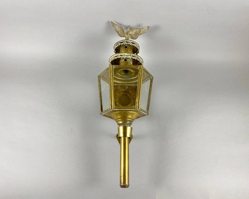 大型古董马车灯笼 |来自比利时的带有鹰的古董马车灯 |珍本 - 灯具/灯饰 - 其他金属 金色