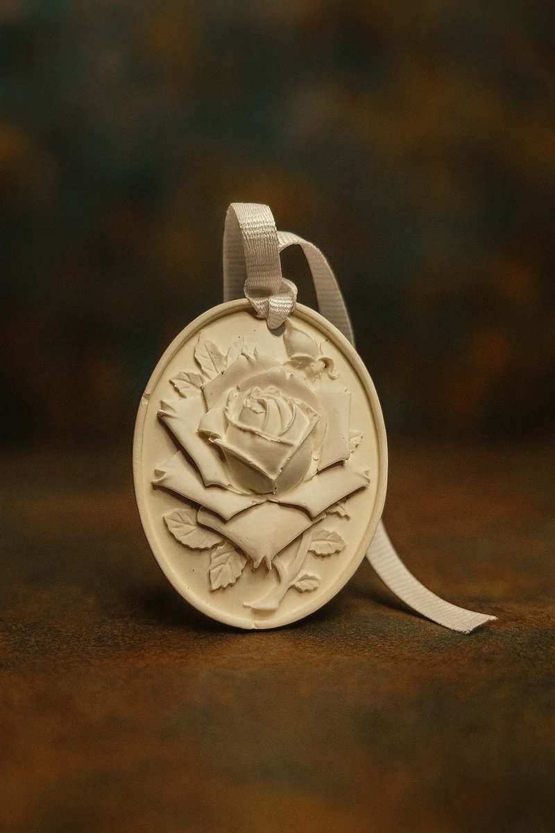 百合香氛喷雾 – 空气仪式 | Mina Min - 香薰/精油/线香 - 陶 白色