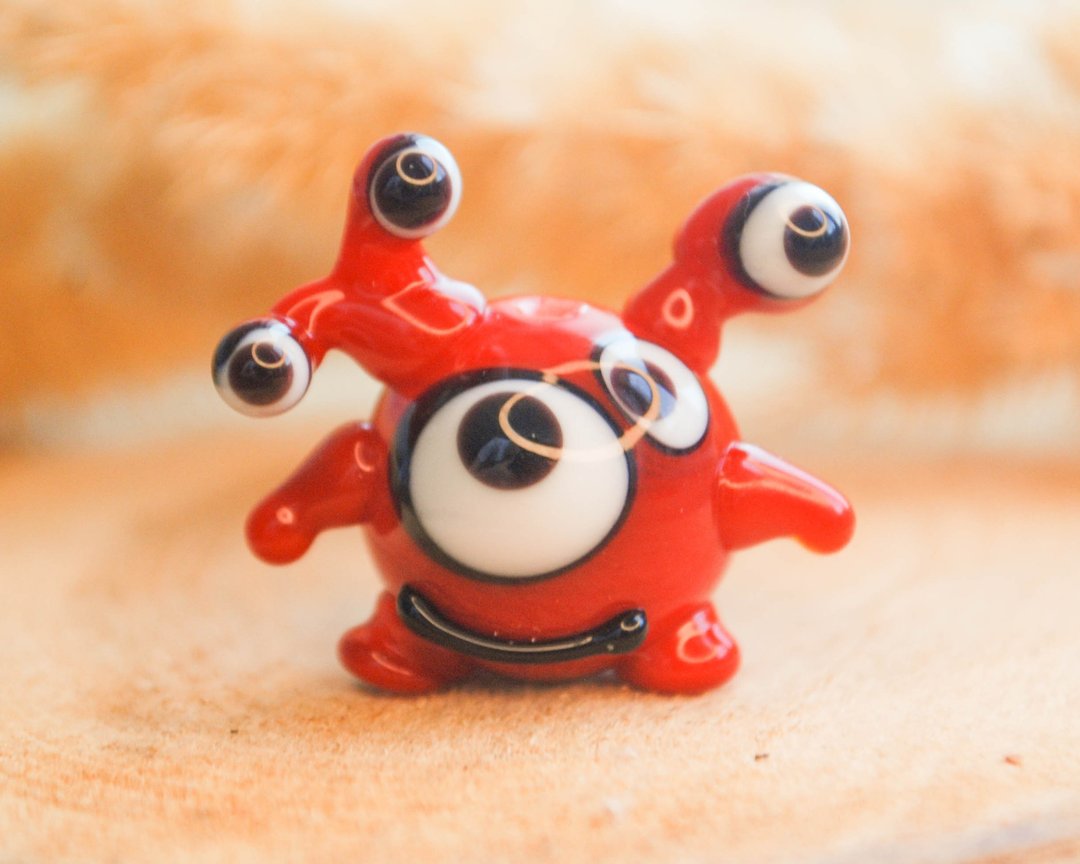 Red alien beads - Handmade animal lampwork glass bead - 1pc - 金工/饰品 - 玻璃 红色