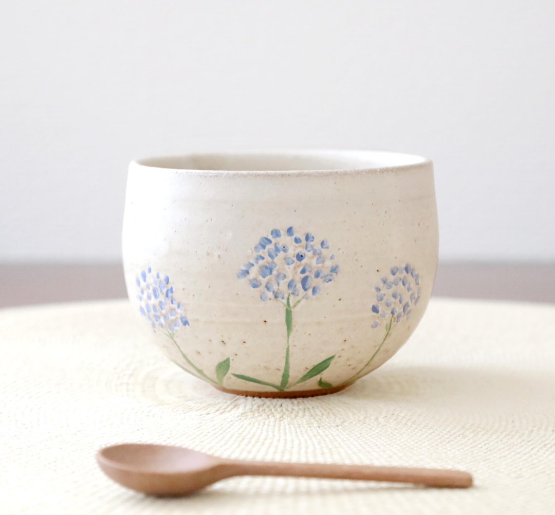 圆润雕花汤杯 - 非洲百合 - 碗 - 陶 卡其色