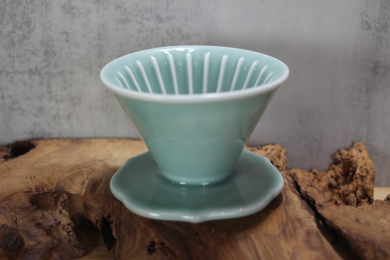【送礼好物】青瓷 50度角 自然釉咖啡滤杯 莺歌烧 台湾绿工艺 - 咖啡壶/周边 - 瓷 