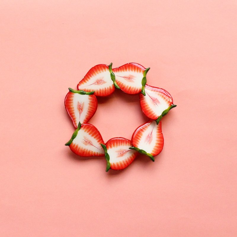 * No drops * Cut fruit wooden brooch - 胸针 - 木头 红色