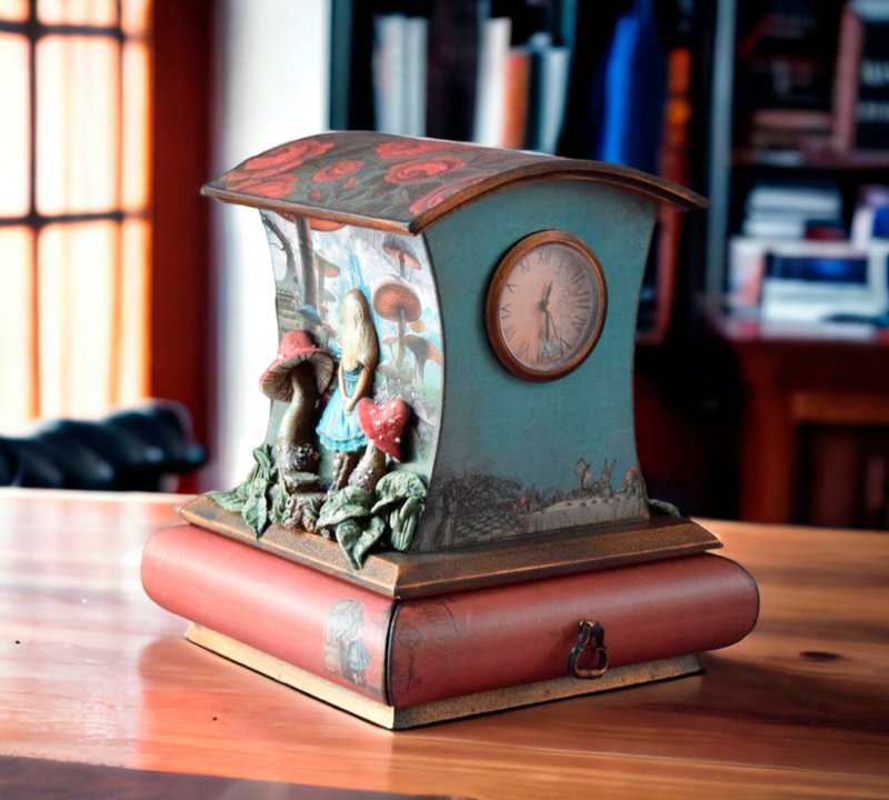 爱丽丝梦游仙境珠宝盒桌钟珠宝收纳盒红心皇后 - 时钟/闹钟 - 木头 多色