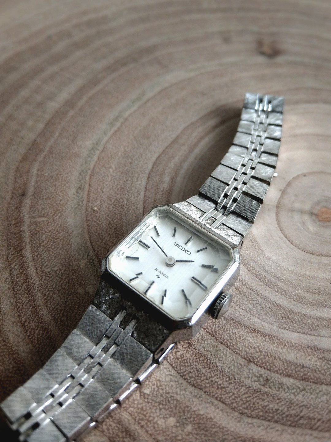 SEIKO精工 Vintage 方形风格古董女表 手上链发条 - 女表 - 其他金属 银色