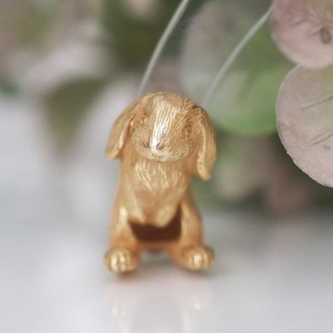 Rabbit Earrings Lop Ear One Ear / Antique Gold - 耳环/耳夹 - 其他金属 金色