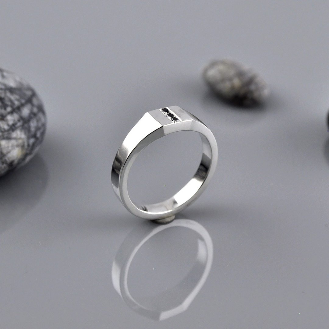 黑CZ石小印章戒指 / 尾戒 925纯银 Men's jewelry - 戒指 - 纯银 银色