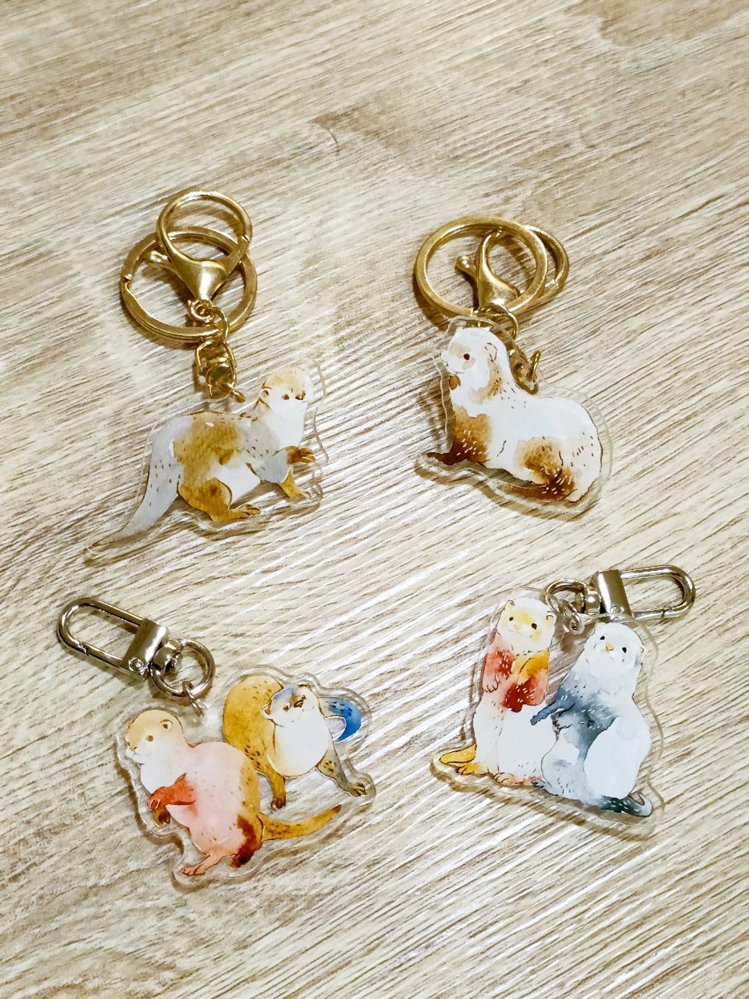 雪貂/水獭双面压克力吊饰 - 吊饰 - 压克力 多色