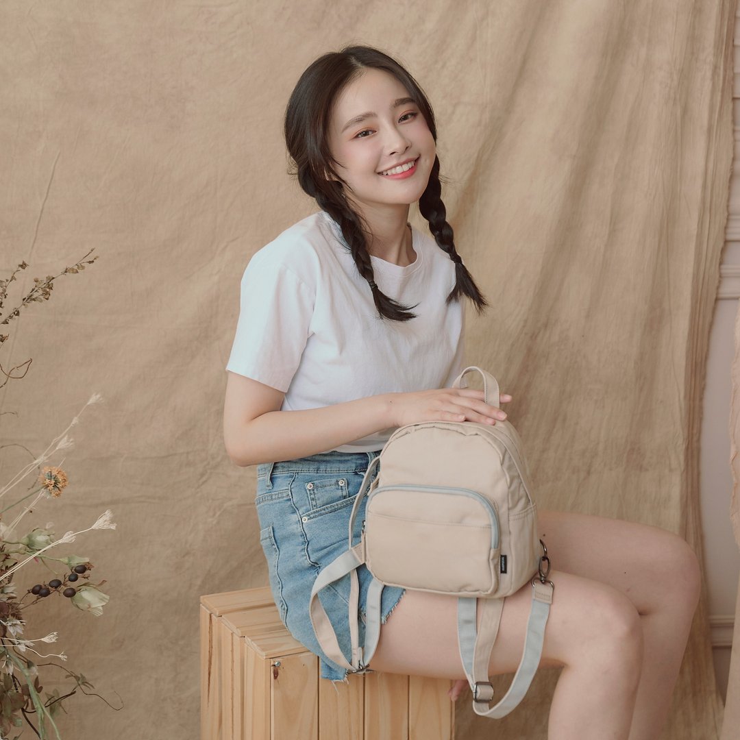 HARPSEAL-防水迷你后背包-奶茶杏色 - 后背包/双肩包 - 尼龙 卡其色