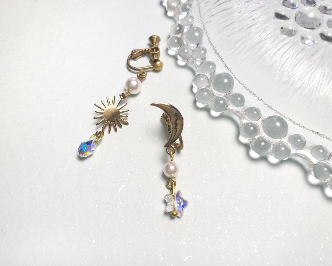 -小王子的星星-古金色黄铜幻彩水晶耳夹 - 耳环/耳夹 - 其他金属 金色