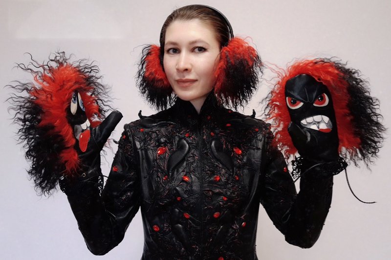 Warm Earmuffs of red black genuine Tibetan lama fur, rim of genuine leather. - 帽子 - 真皮 多色