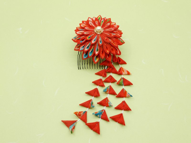 Knob work Hair ornament of sword knob made of old cloth Red pattern Perfect for seijin-shiki - 发饰 - 丝．绢 红色