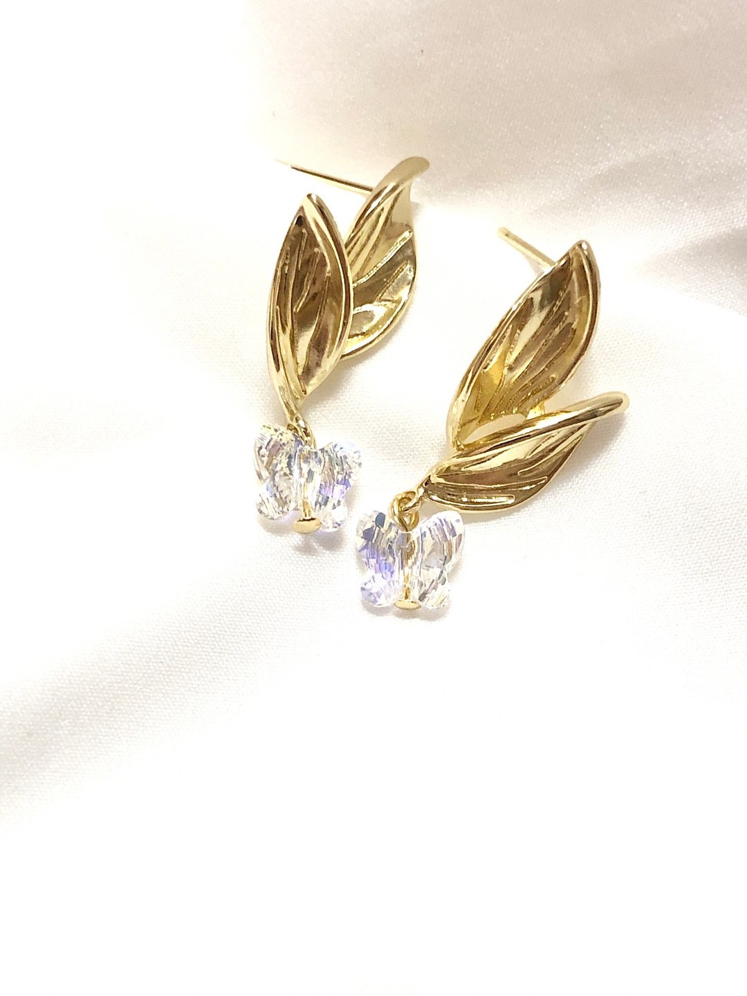 金色丛林里的水钻蝴蝶 - 耳环/耳夹 - 其他金属 金色