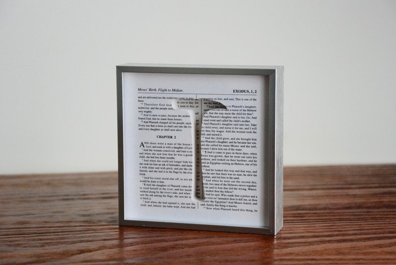 3D纸雕 肖申克的救赎 藏锤子的圣经 - 画框/相框 - 纸 