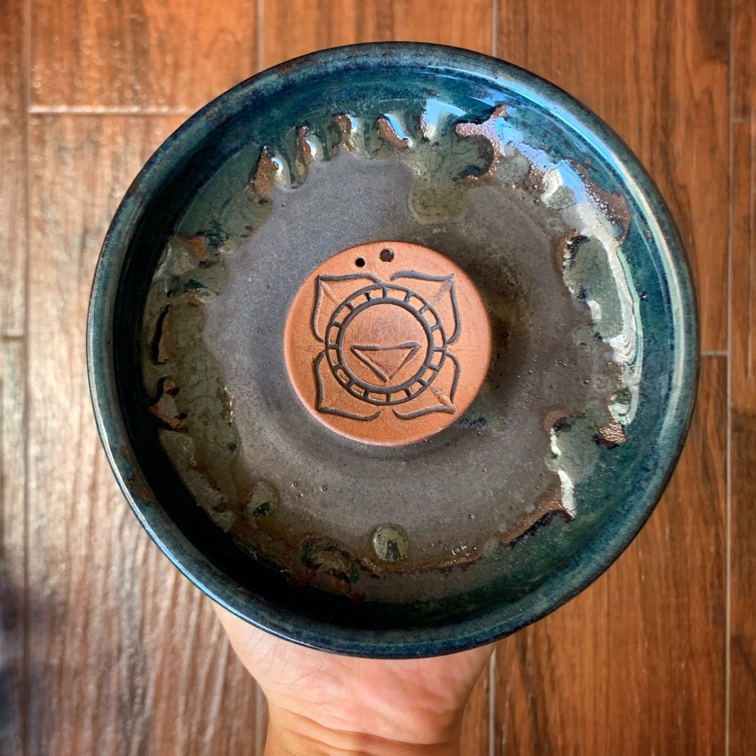 脉轮冥想陶盘 (陨石黑) - 海底轮 Root Chakra - 香薰/精油/线香 - 陶 黑色